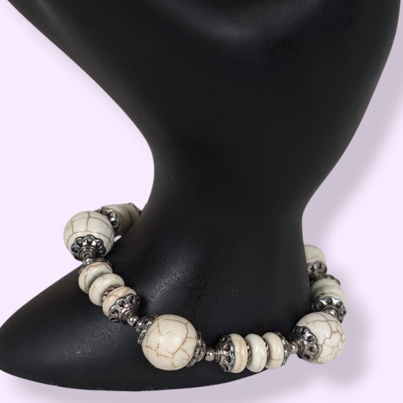 Bohemian Metallic Crackle Howlite Stretch Bracelet - Picture 1 of 5